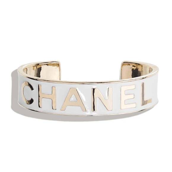 Chanel 22S Gold White Enamel Metal Interlocking CC Logo Arm Cuff Bracelet Small - Picture 1 of 12